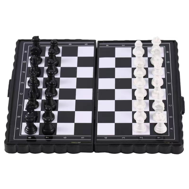 Mini Magnetic  Chess Set  Fold - Board Game Cafe recension och pris