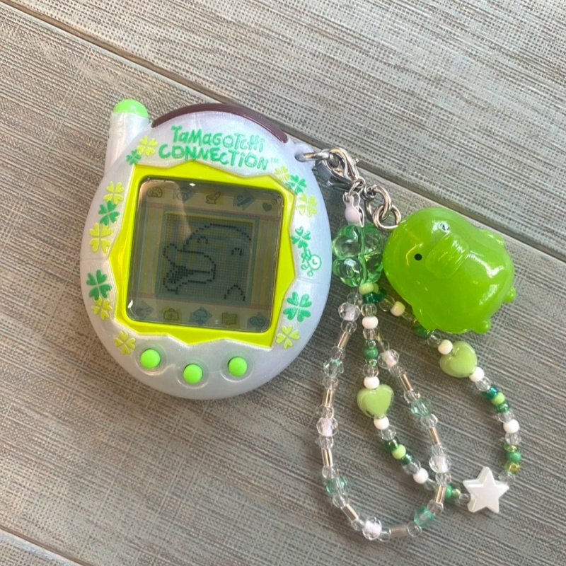 Bandai Tamagotchi Connection V - Bandai Model Tamagotchi recension och pris